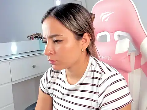 Snapshot of Saloome_miller chatting on 10.17.25 Saloome miller online show from 10.17.25