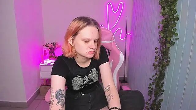 Elieiza xo online show from 10.18.25