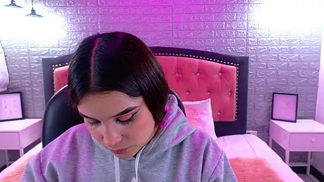 Natalie loffreda online show from 09.23.25