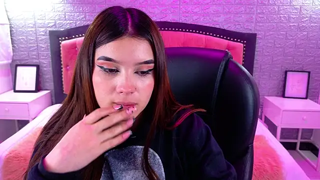 Natalie loffreda online show from 10.03.25