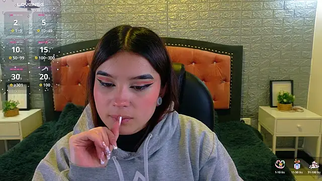 Natalie loffreda online show from 11.10.25