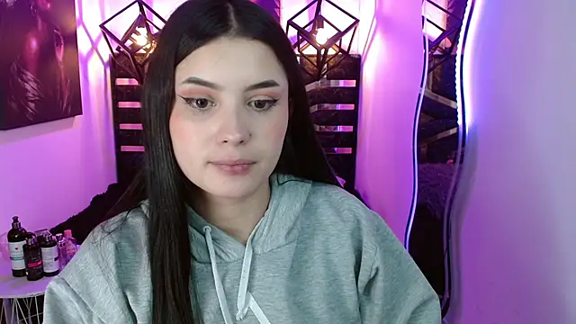 Snapshot of Natalie_loffreda chatting on 06.05.26 Natalie loffreda online show from 06.05.26