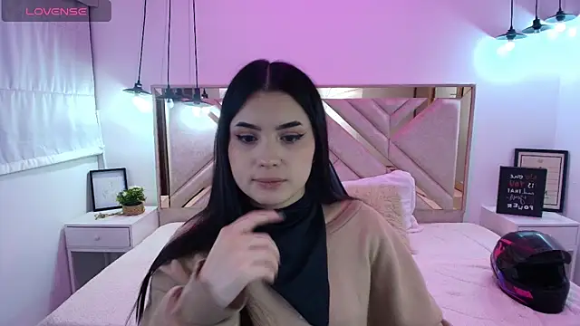 Snapshot of Natalie_loffreda chatting on 06.12.26 Natalie loffreda online show from 06.12.26