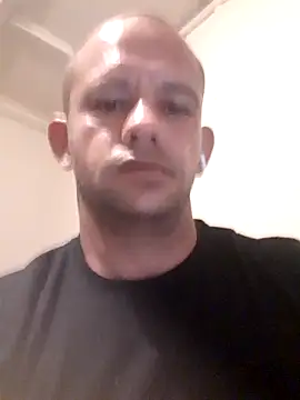 Snapshot of Lekewarmele chatting on 10.19.25 Lekewarmele online show from 10.19.25