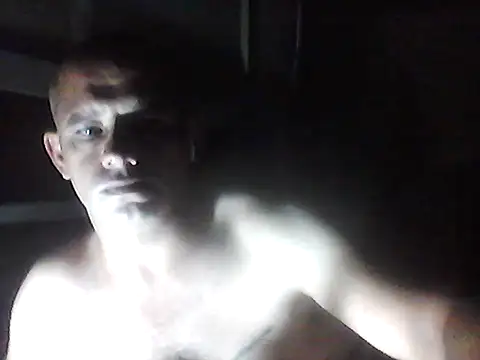 Snapshot of Lekewarmele chatting on 01.05.26 Lekewarmele online show from 01.05.26