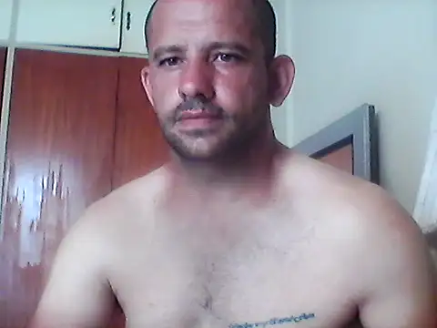 Snapshot of Lekewarmele chatting on 01.14.26 Lekewarmele online show from 01.14.26