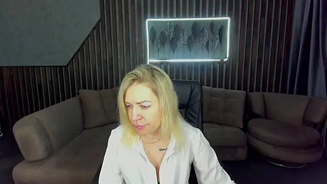 Anna Snows online show from 10.10.25