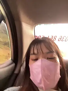 PhanHaa online show from 11.07.25