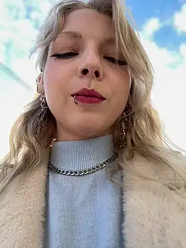 EveLittleSinner online show from 10.07.25