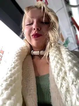 EveLittleSinner online show from 10.13.25