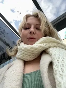 EveLittleSinner online show from 10.19.25