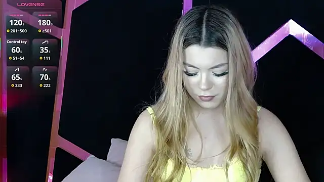 Breezelle online show from 12.13.25