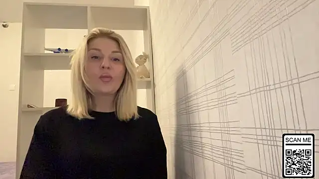 Blondie xoxoxo online show from 10.26.25