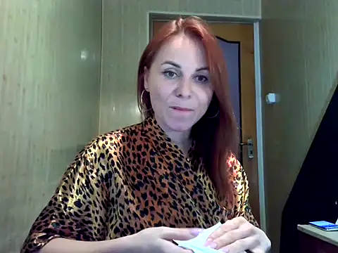 Snapshot of Kisa26311 chatting on 10.29.25 Kisa26311 online show from 10.29.25