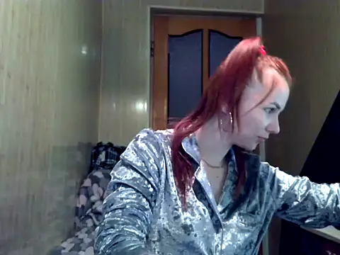 Snapshot of Kisa26311 chatting on 10.30.25 Kisa26311 online show from 10.30.25