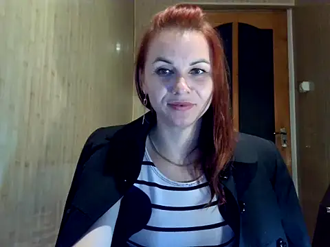 Snapshot of Kisa26311 chatting on 11.17.25 Kisa26311 online show from 11.17.25