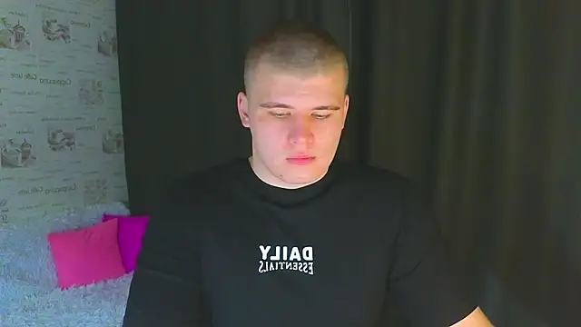 Snapshot of kittenmurr chatting on 09.19.25 kittenmurr online show from 09.19.25