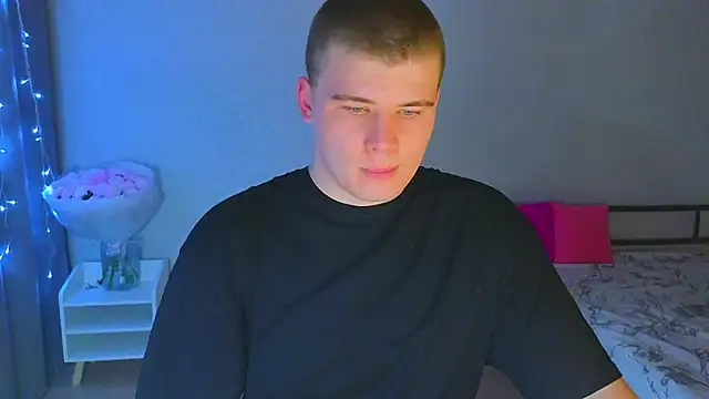 Snapshot of kittenmurr chatting on 10.20.25 kittenmurr online show from 10.20.25