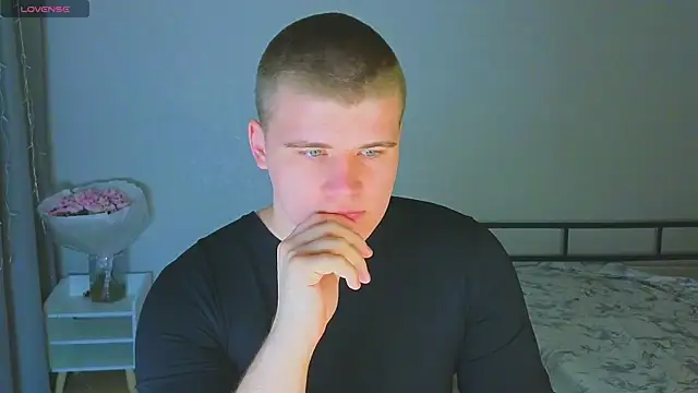 Snapshot of kittenmurr chatting on 11.03.25 kittenmurr online show from 11.03.25