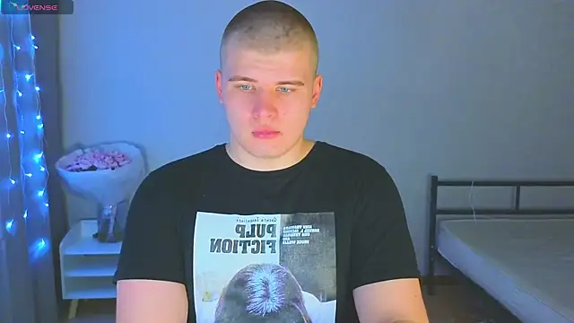 Snapshot of kittenmurr chatting on 11.06.25 kittenmurr online show from 11.06.25