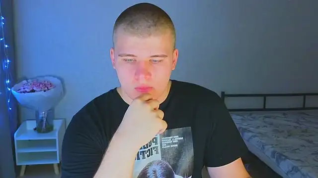 Snapshot of kittenmurr chatting on 11.07.25 kittenmurr online show from 11.07.25