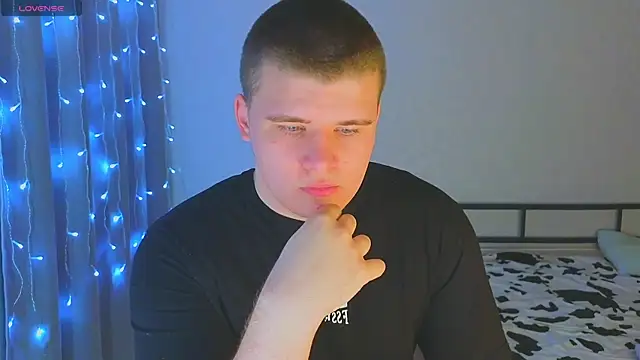 Snapshot of kittenmurr chatting on 11.23.25 kittenmurr online show from 11.23.25