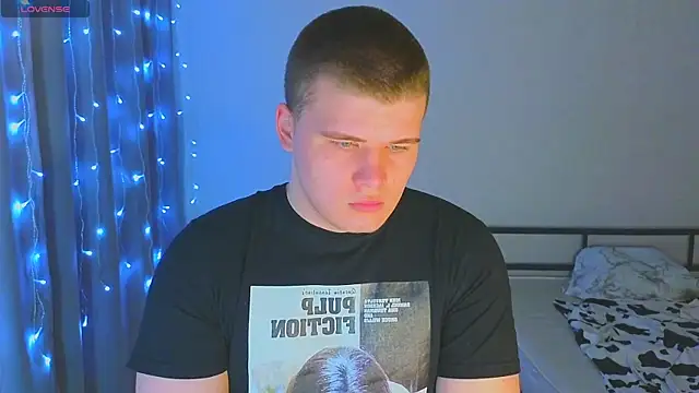 Snapshot of kittenmurr chatting on 11.24.25 kittenmurr online show from 11.24.25