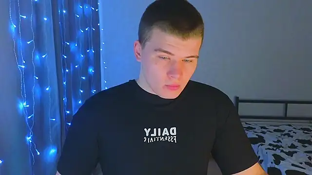 Snapshot of kittenmurr chatting on 11.27.25 kittenmurr online show from 11.27.25