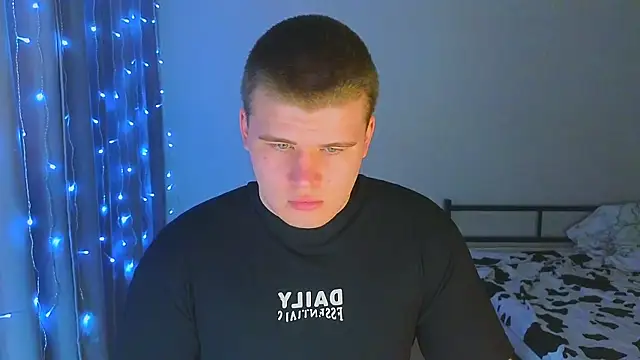 Snapshot of kittenmurr chatting on 11.28.25 kittenmurr online show from 11.28.25