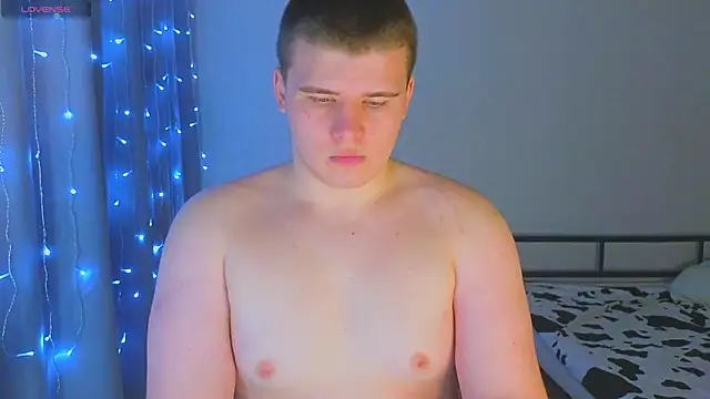 Snapshot of kittenmurr chatting on 11.29.25 kittenmurr online show from 11.29.25