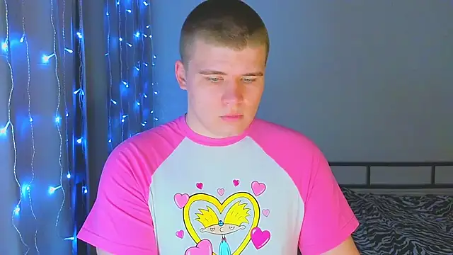 Snapshot of kittenmurr chatting on 12.14.25 kittenmurr online show from 12.14.25