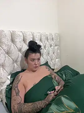 Snapshot of Charsworld chatting on 03.10.26 Charsworld online show from 03.10.26