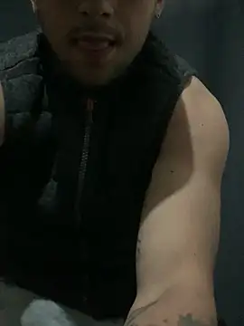 Snapshot of ayrrm chatting on 11.11.25 ayrrm online show from 11.11.25