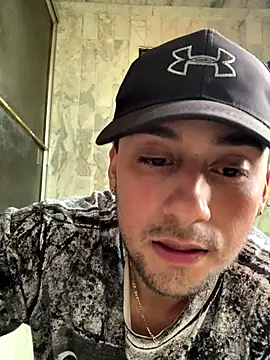 Snapshot of ayrrm chatting on 11.12.25 ayrrm online show from 11.12.25