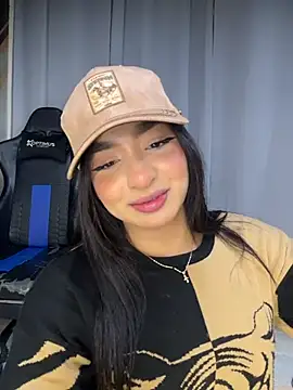 Snapshot of jenn_fit chatting on 02.07.26 jenn fit online show from 02.07.26