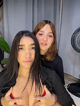 Snapshot of jenn_fit chatting on 02.15.26 jenn fit online show from 02.15.26