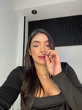 Snapshot of jenn_fit chatting on 03.05.26 jenn fit online show from 03.05.26