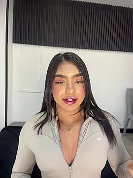 Snapshot of jenn_fit chatting on 03.22.26 jenn fit online show from 03.22.26