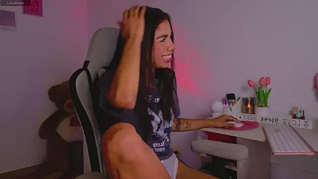 BrunetteAdams001 online show from 01.09.26