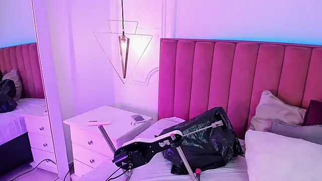 Tessa Sinclaire online show from 04.22.26