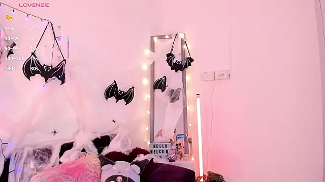 Snapshot of Kathybecker chatting on 10.18.25 Kathybecker online show from 10.18.25