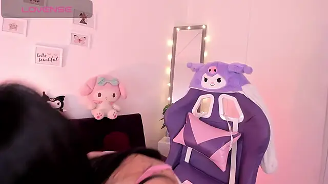 Snapshot of Kathybecker chatting on 11.18.25 Kathybecker online show from 11.18.25