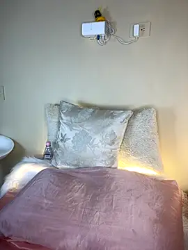 Snapshot of AriaHeavenss chatting on 09.10.25 AriaHeavenss online show from 09.10.25