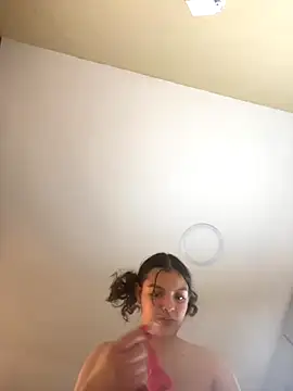 Snapshot of AriaHeavenss chatting on 10.10.25 AriaHeavenss online show from 10.10.25