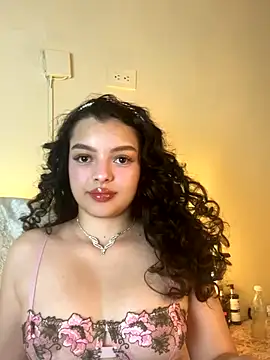 Snapshot of AriaHeavenss chatting on 10.16.25 AriaHeavenss online show from 10.16.25