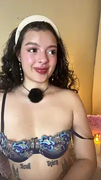 Snapshot of AriaHeavenss chatting on 11.04.25 AriaHeavenss online show from 11.04.25