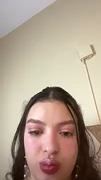 Snapshot of AriaHeavenss chatting on 11.18.25 AriaHeavenss online show from 11.18.25