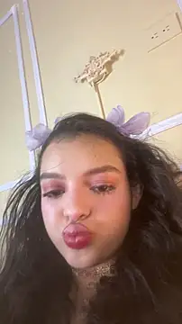 Snapshot of AriaHeavenss chatting on 11.21.25 AriaHeavenss online show from 11.21.25