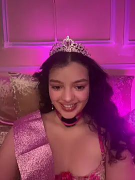 Snapshot of AriaHeavenss chatting on 11.27.25 AriaHeavenss online show from 11.27.25