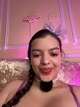 Snapshot of AriaHeavenss chatting on 12.02.25 AriaHeavenss online show from 12.02.25